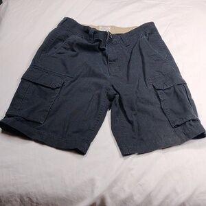 St. Johns Bay men's cargo shorts size 32
